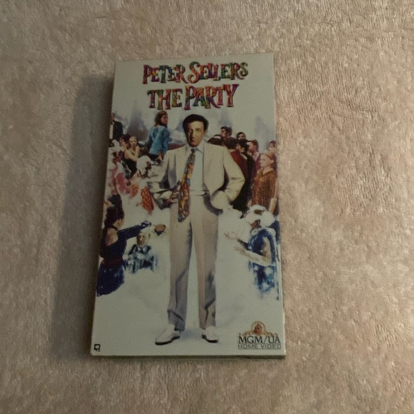 The Party (VHS, 1990, Vintage Classics) Peter Sellers - Picture 1 of 4